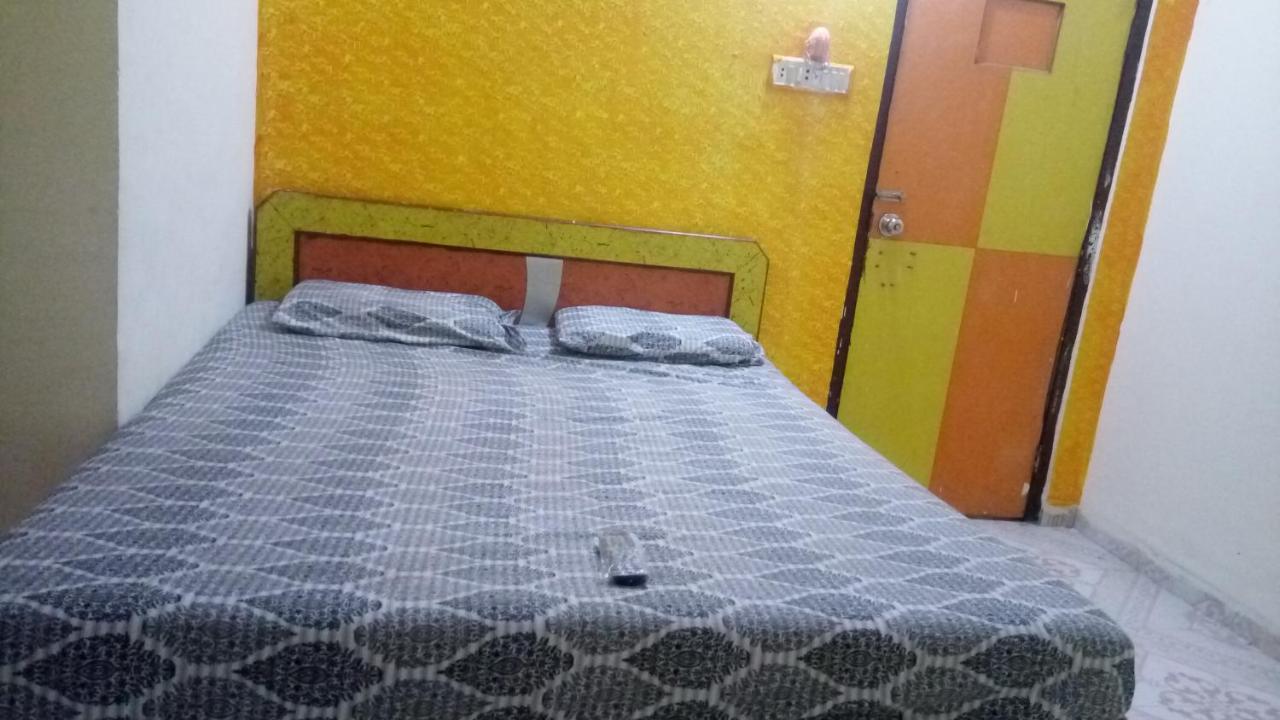 Hotel Sarang Lodge 潘韦尔 外观 照片