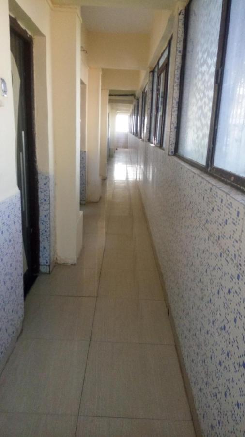 Hotel Sarang Lodge 潘韦尔 外观 照片